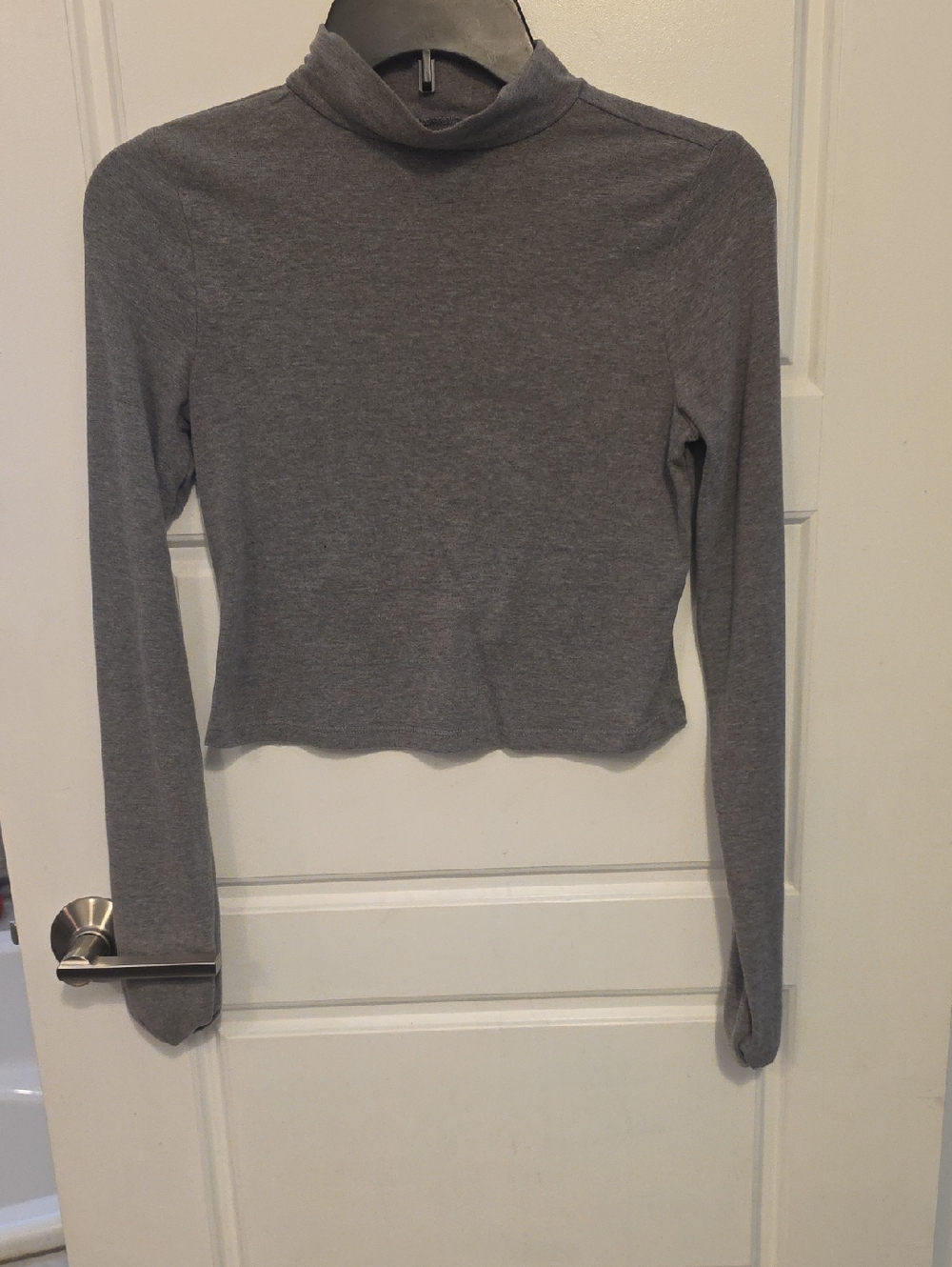 Vylette Women's Gray Long-Sleeve Mock Neck Crop Top